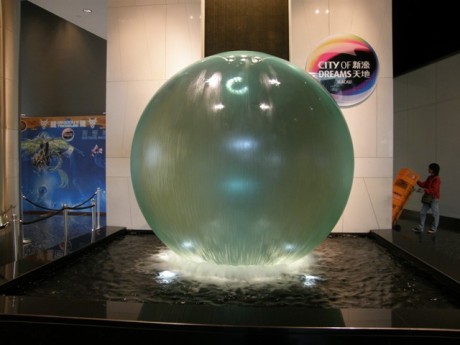 Huge Crystal Ball @The Lobby of The Crowns